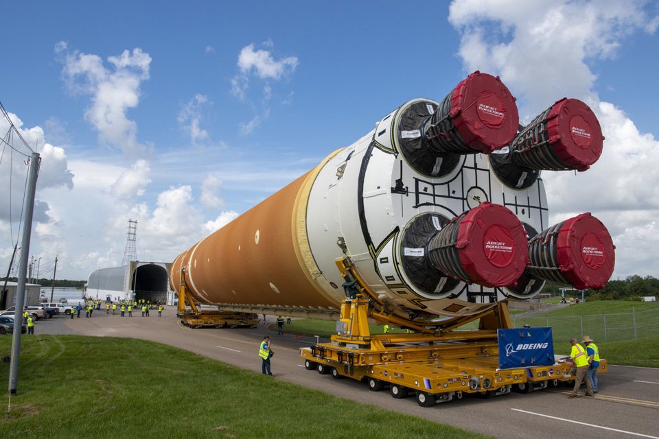 Boeing consegna alla NASA il Rocket Stage che lancerà i primi esseri umani intorno alla Luna dai tempi dell’Apollo